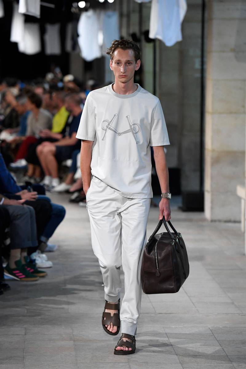 Virgil Abloh Debuts Louis Vuitton SS19 Collection  Fashion show men, Mens  fashion summer, Mens spring fashion