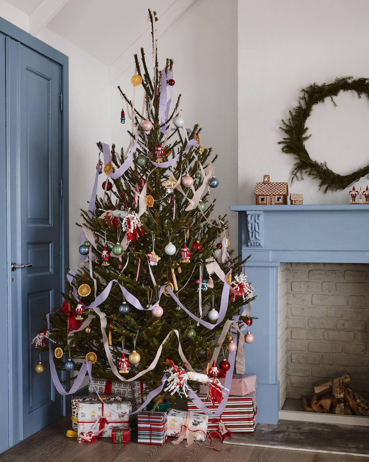 Scandinavian simplicity is a way of creating this year's popular winter wonderland theme at home. Photo: Ikea