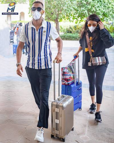 Mumbai Indians all-rounder Krunal Pandya with wife Pankhuri in Abu Dhabi. Courtesy Mumbai Indians twitter / @mipaltan