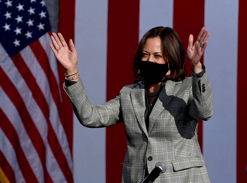 LAS VEGAS, NEVADA - OCTOBER 02: Democratic U.S. Vice Presidential nominee Sen. Kamala Harris (D-CA) waves as she arrives at a voter mobilization drive-in event at UNLV on October 2, 2020 in Las Vegas, Nevada. Harris is campaigning ahead of the October 7 debate against U.S. Vice President Mike Pence in Salt Lake City, Utah.   Ethan Miller/Getty Images/AFP
== FOR NEWSPAPERS, INTERNET, TELCOS & TELEVISION USE ONLY ==
