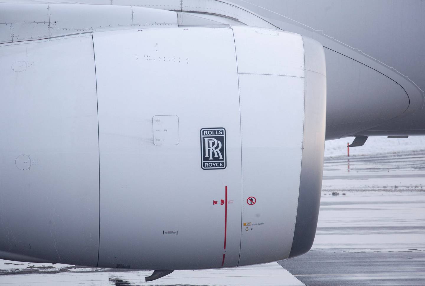 Das Rolls-Royce-Logo auf einem Triebwerk eines Airbus A350-941 von Ethiopian Airlines.  Reuters