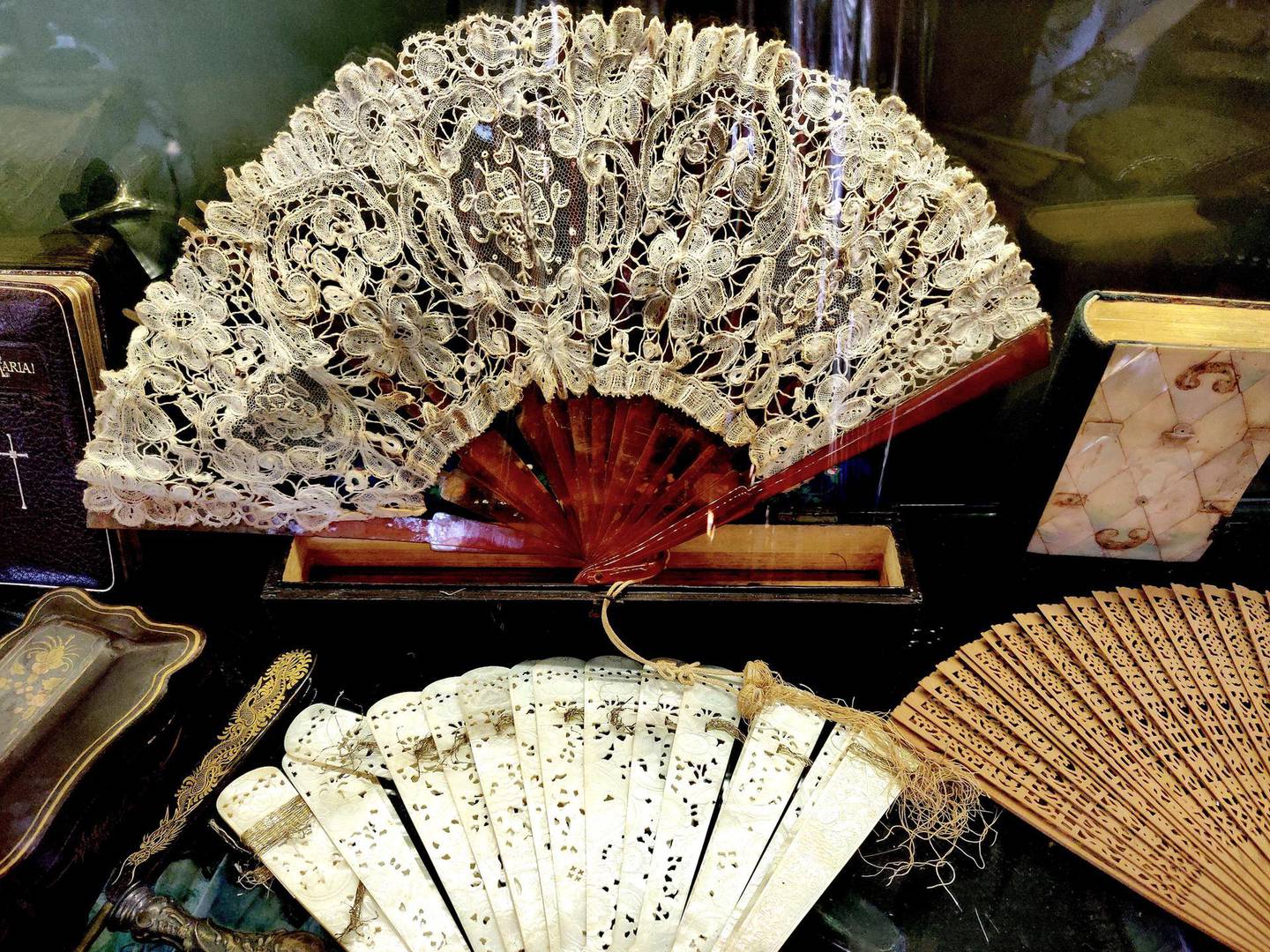 Artefacts on show in the Figuerado mansion. Courtesy Charukesi Ramadurai 