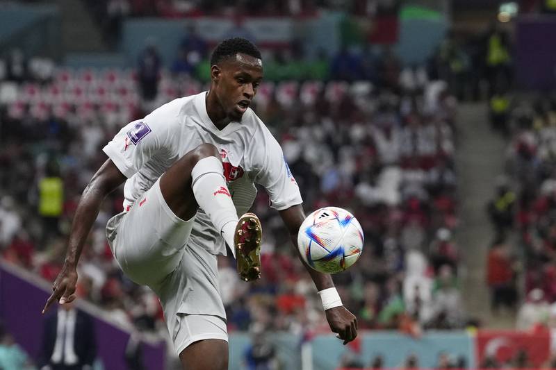 Edimilson Fernandes - 3. He was very weak defensively, especially in the first half, giving Felix too much space in the build-up to the first goal and doing nothing to stop Pepe for the second. Delivered some promising crosses. AP 