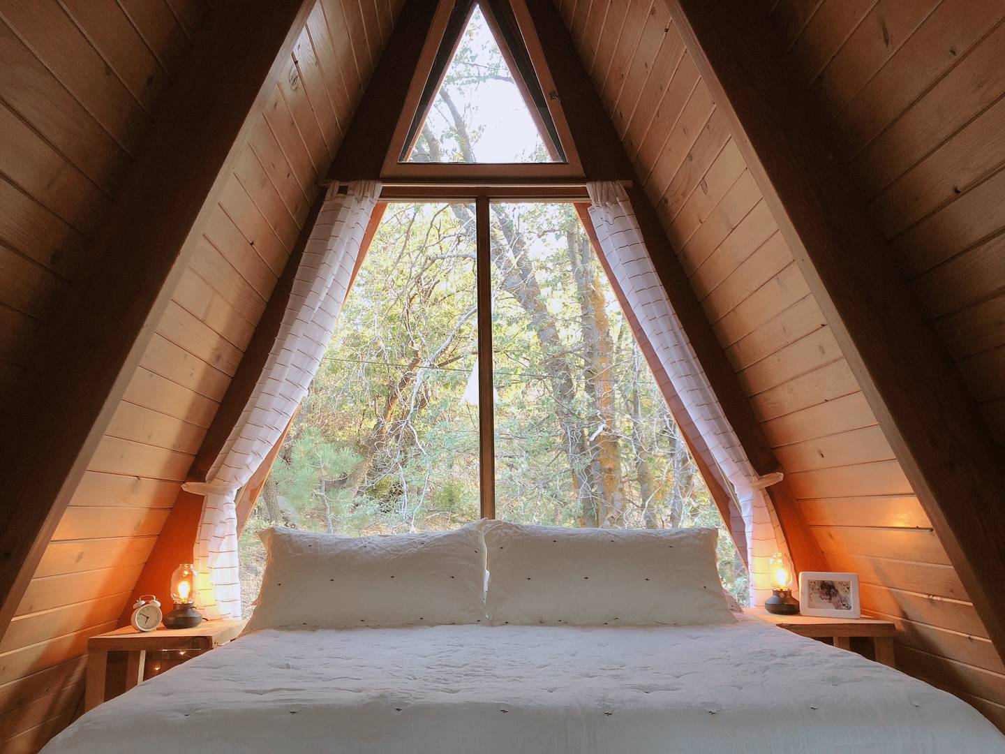 Boho-chic stays await at this A-Frame cabin in California's Running Springs. Photo: Nina Schmidt / Airbnb