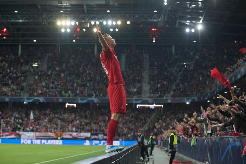 SALZBURG, AUSTRIA - SEPTEMBER 17:  Erling Haaland of FC Salzburg celebrates after scoring the goal for 2:0 during the Champions League group E match between FC Salzburg and KRC Genk at Salzburg Stadion on September 17, 2019 in Salzburg, Austria. (Photo by Andreas Schaad/Bongarts/Getty Images)