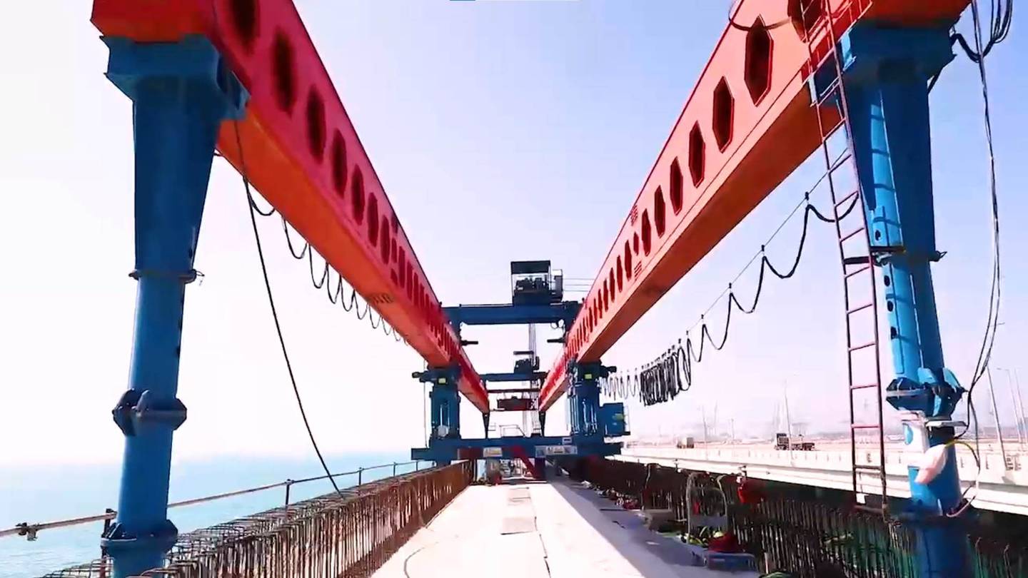 The marine bridge connection was completed with the installation of the final one of 100 T-beams. Photo: Etihad Rail
