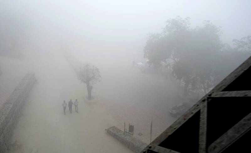 Thick fog reduces visibility in Varanasi. AP Photo