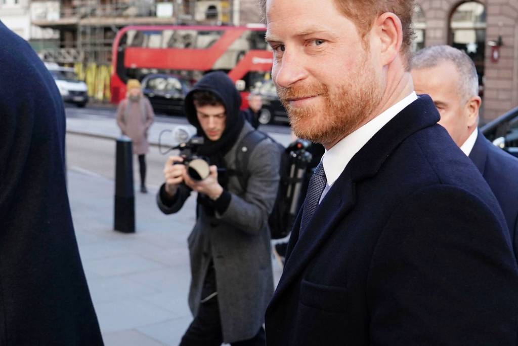 Prinz Harry hat einen überraschenden Auftritt am Londoner High Court