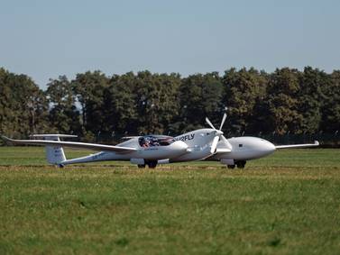 Liquid hydrogen plane makes first piloted flight in 'watershed moment' 