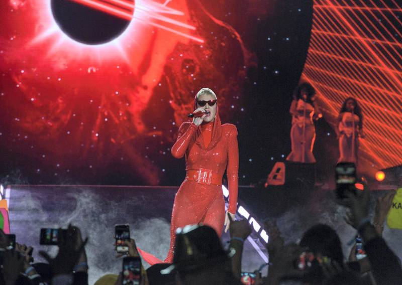 Abu Dhabi, United Arab Emirates -  Katy Perry, US pop star rings in the New Year at the Du Arena, Yas Island on December 31, 2017. (Khushnum Bhandari/ The National)
