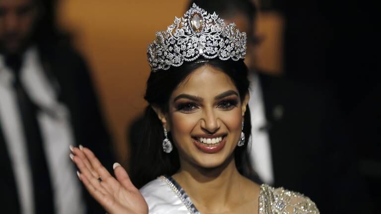 An image that illustrates this article Miss World to Miss Universe: what's the difference?