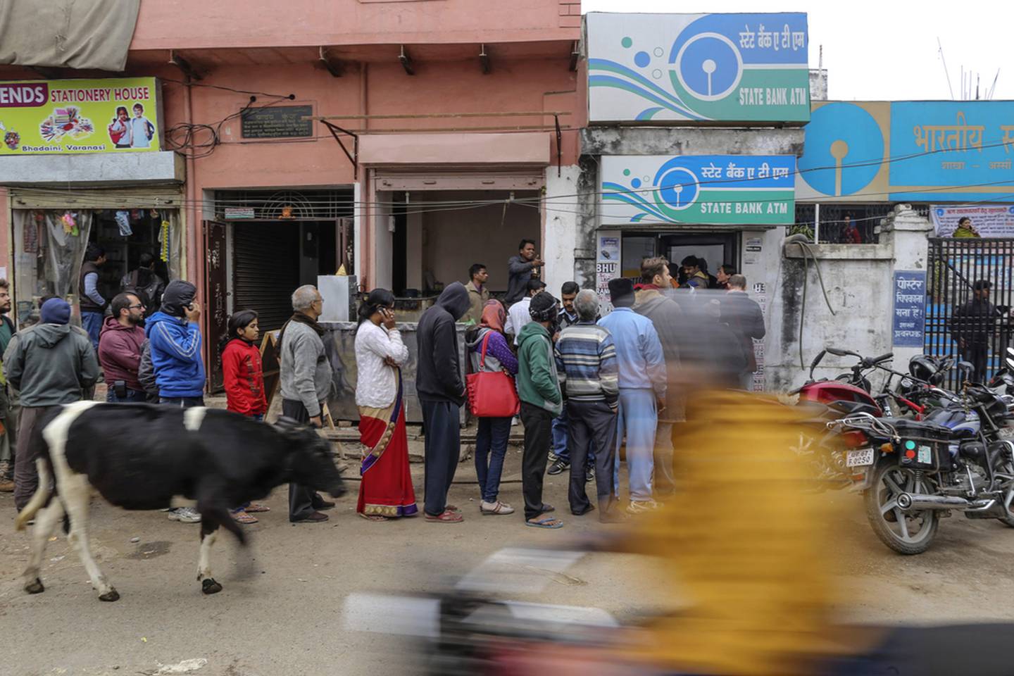 The sudden withdrawal of high denomination notes led to queues at India’s ATM, amid a shortage of banknotes. Bloomberg