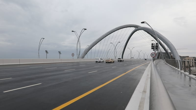 An image that illustrates this article Dubai's Infinity Bridge opens