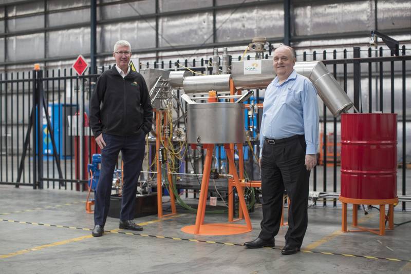 Matthew Hingerty, deputy chief executive of Star Scientific, left, and Andrew Horvath, chief executive, at the company's research and development facility in Berkeley Vale, Australia. Bloomberg
