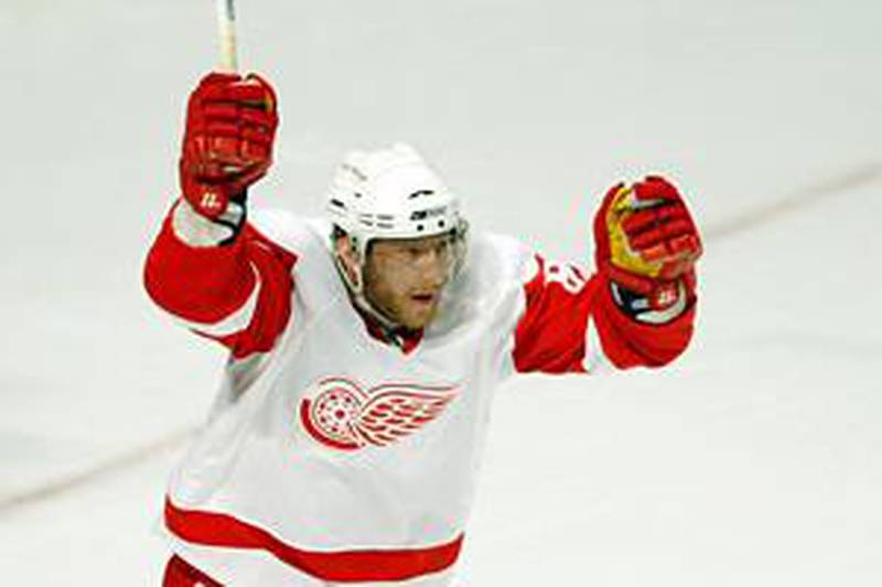 Red Wings sign Hossa for 1 year