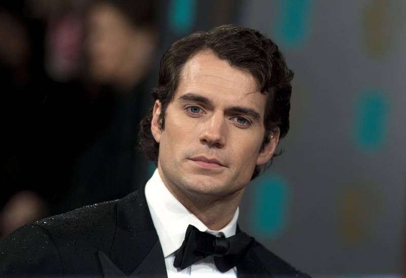 British actor Henry Cavill poses on the red carpet upon arrival to attend the annual BAFTA British Academy Film Awards at the Royal Opera House in London on February 10, 2013.  AFP PHOTO/ANDREW COWIE
 *** Local Caption ***  459245-01-08.jpg
