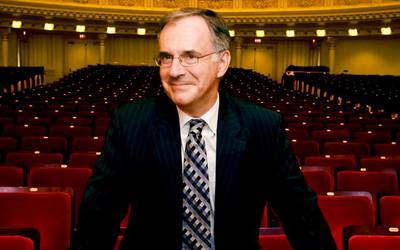 Clive Gillinson, the executive and artistic director of Carnegie Hall, stands in the orchestra-level Stern auditorium in New York, U.S., on Sept. 30, 2008. Photographer: Peter Murphy/Carnegie Hall