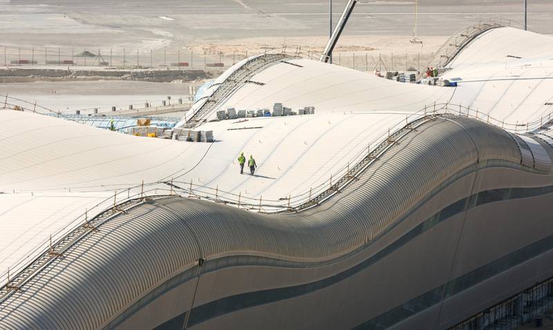 Construction of Midfield Terminal of Abu Dhabi Airport. Courtesy H.G. Esch