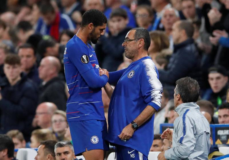 Soccer Football - Europa League - Group Stage - Group L - Chelsea v Vidi FC - Stamford Bridge, London, Britain - October 4, 2018  Chelsea's Ruben Loftus-Cheek with manager Maurizio Sarri after being substituted off  REUTERS/David Klein