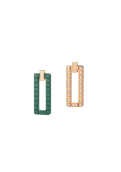Earrings in 18K rose gold and green ceramic. Reference number for polished version: 829901-9002; reference number for earrings set with diamonds, pictured here: 829901-9003