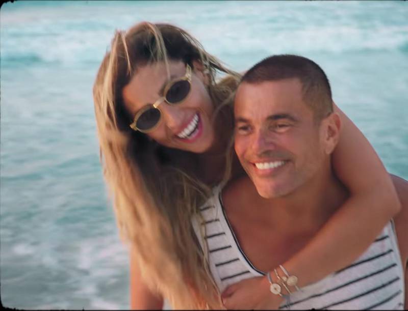 Amr Diab and actress Dina El Sherbiny are revealed to be an item in singer Diab's new music video. 