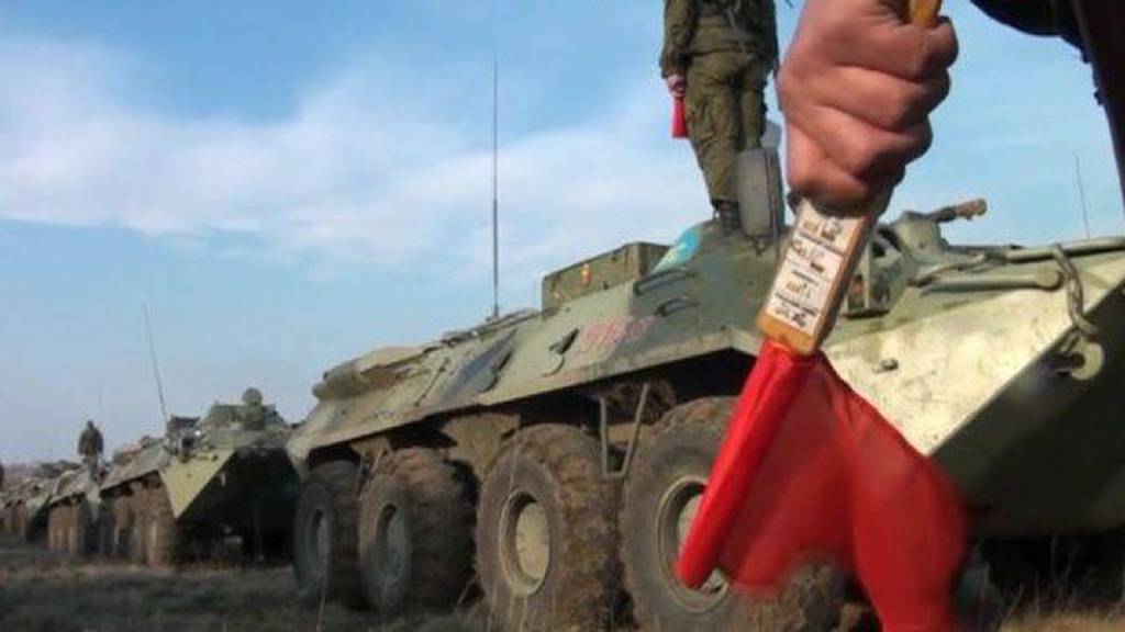 Video: Russia sends Russian-made military hardware to Crimea