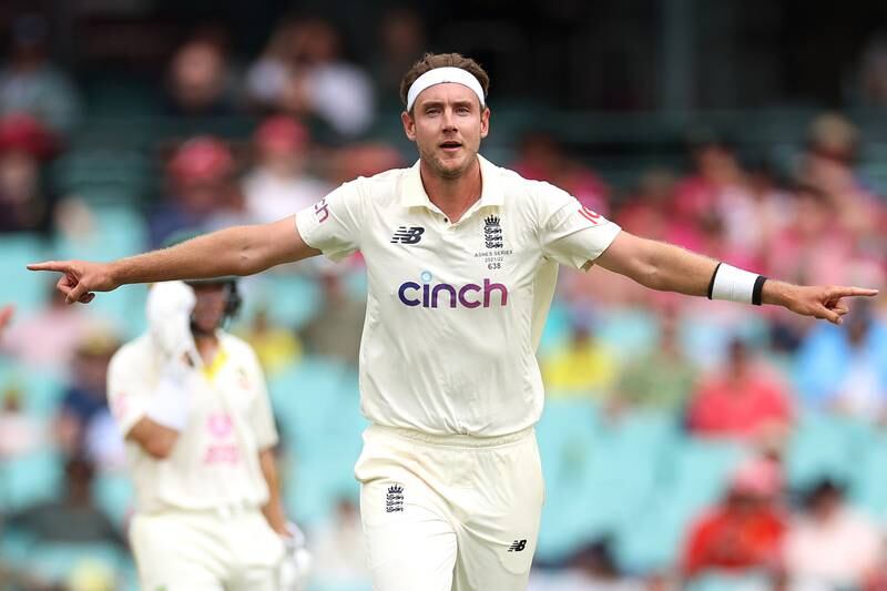 SYDNEY, AUSTRALIA - JANUARY 05: Stuart Broad of England celebrates the wicket of David Warner of Australia during day one of the Fourth Test Match in the Ashes series between Australia and England at Sydney Cricket Ground on January 05, 2022 in Sydney, Australia. (Photo by Cameron Spencer / Getty Images)