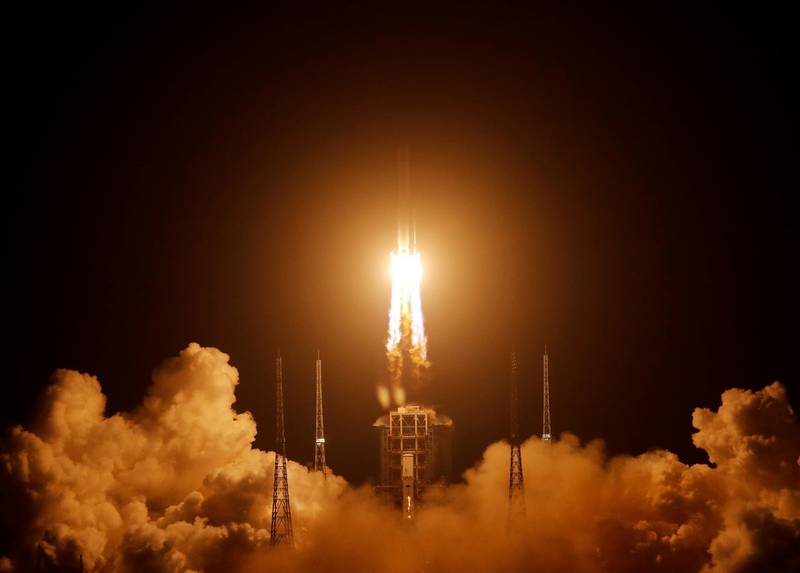 The Long March-5 Y5 rocket, carrying the Chang'e-5 lunar probe, takes off from Wenchang Space Launch Center, in Wenchang, Hainan province, China November 24, 2020. File photo / Reuters