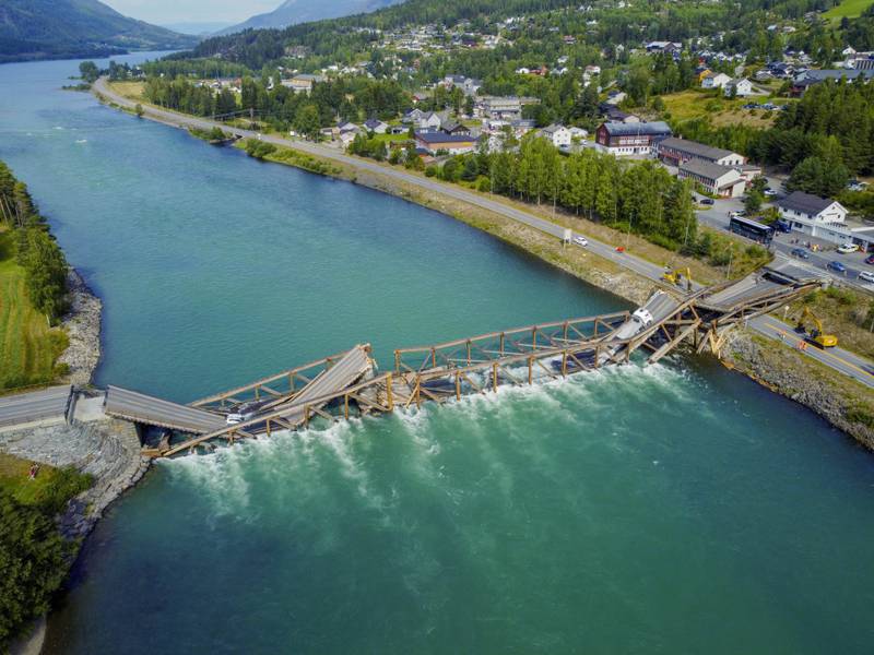 The Tretten Bridge over the River Laagen collapsed in Gudbrandsdalen, Norway. AP