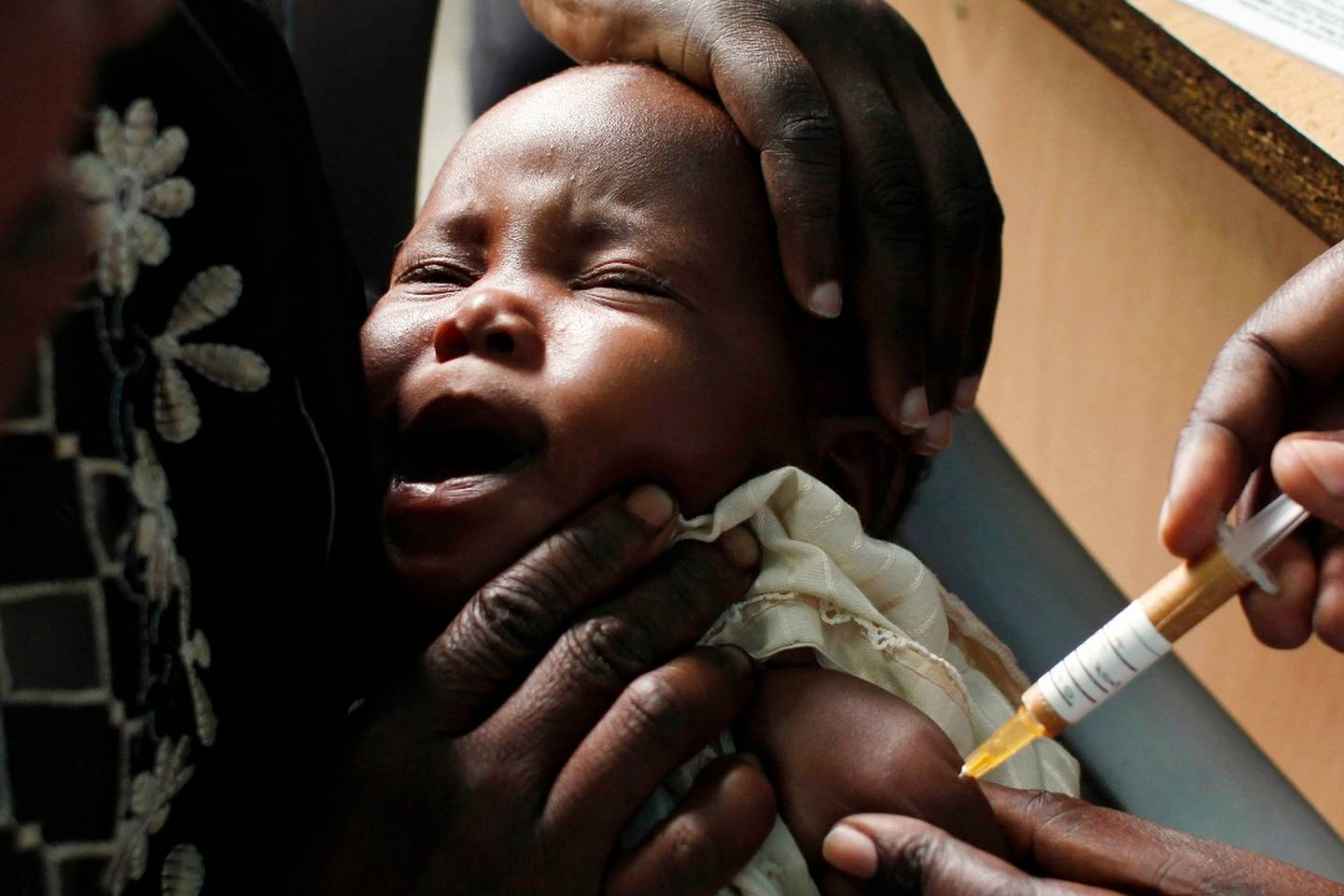 WHO recommends use of first malaria vaccine for children
