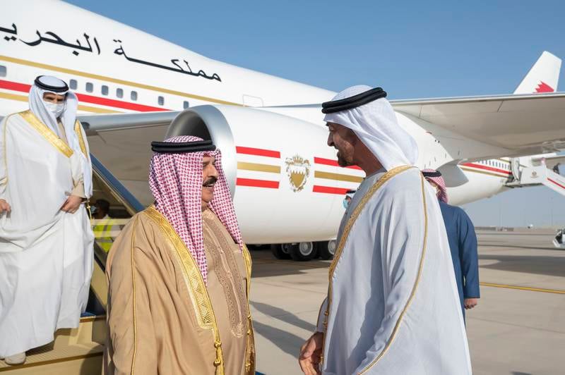 Sheikh Mohamed bin Zayed receives King Hamad on the runway.