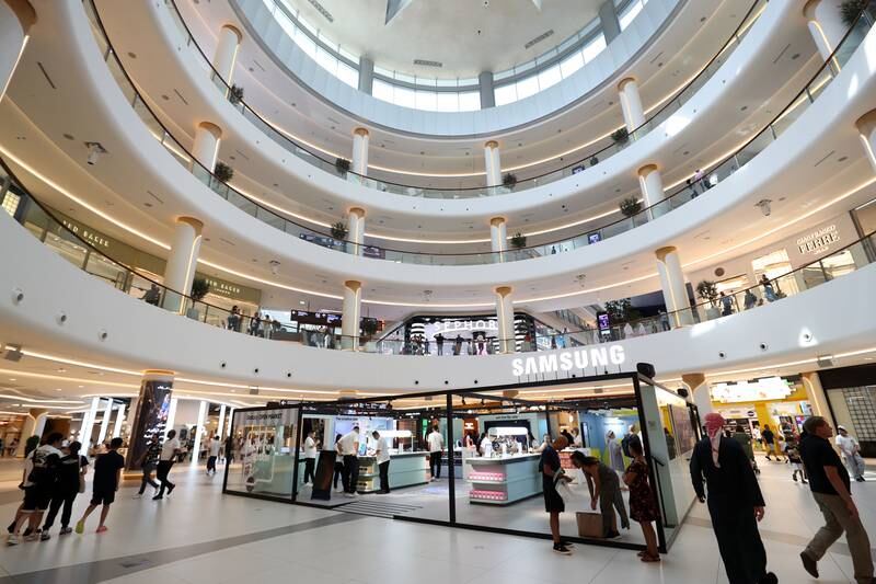 Malls with sales over 1 billion.