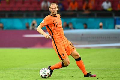 Netherlands' defender Daley Blind controls the ball. AFP