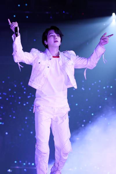 Suga dancing during the concert.