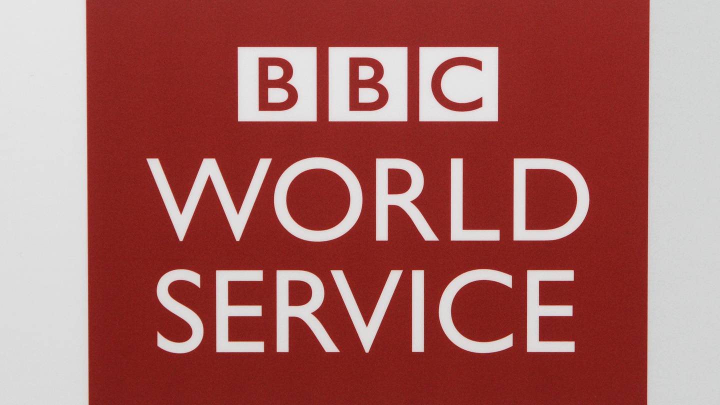 خدمة بي بي سي العالمية تخفض عمليات خفض التكاليف في الدول الفارسية والعربية