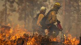 Oak Fire in California threatens Yosemite as US faces heatwave