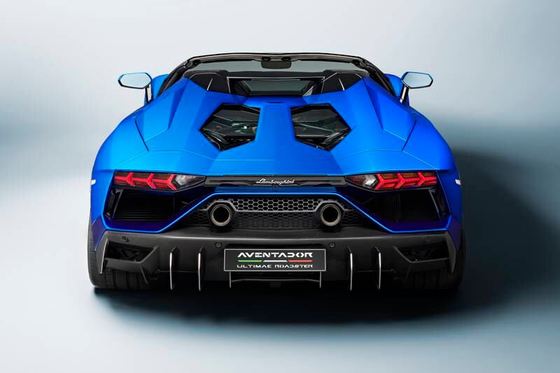 At 1,550 kilograms, the Ultimae is 25kg lighter than the Aventador S