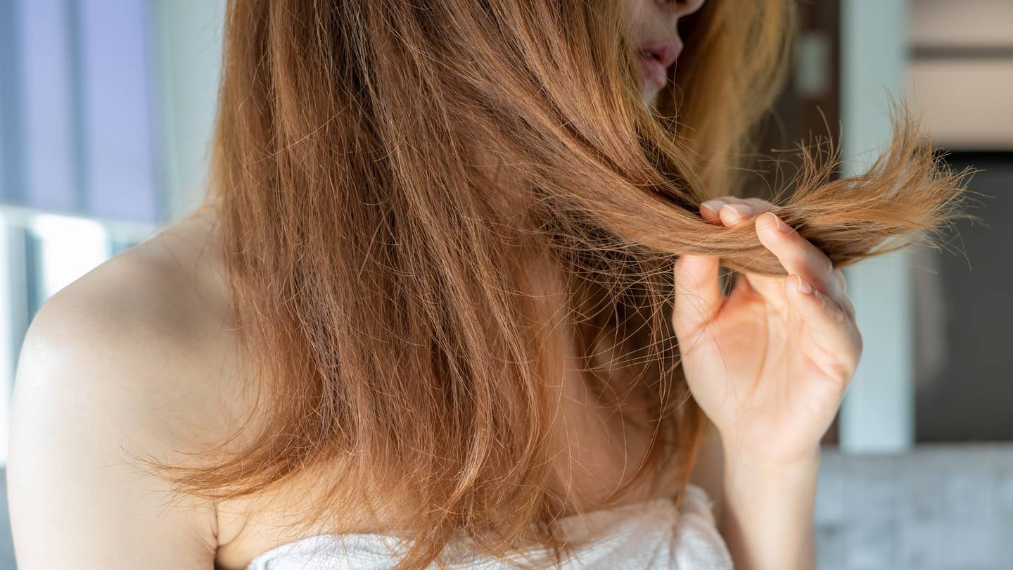 How to tame frizzy hair in humidity: beware sun and sulfates