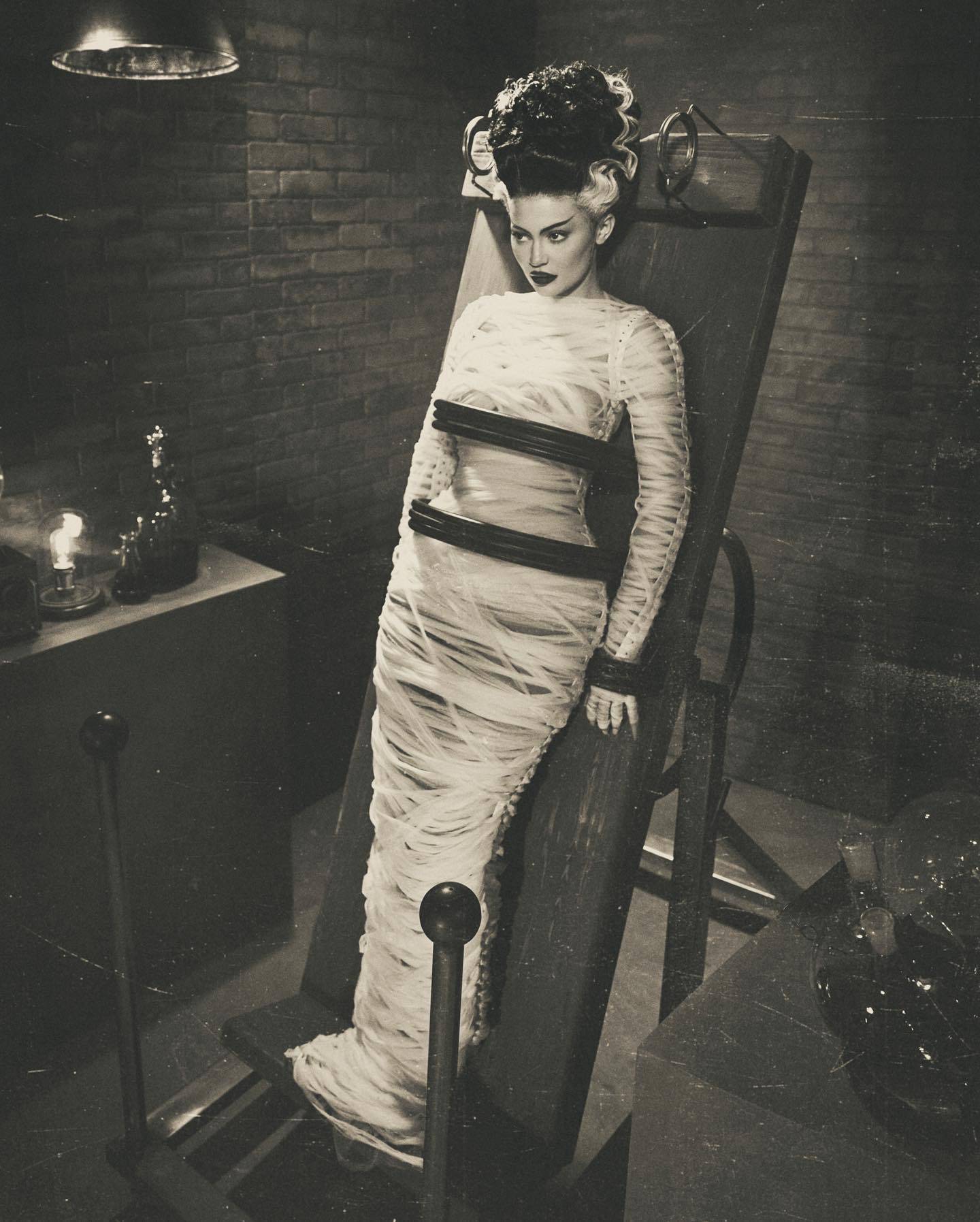 Kylie Jenner dresses up as the Bride of Frankenstein. Photo: Kylie Jenner / Instagram