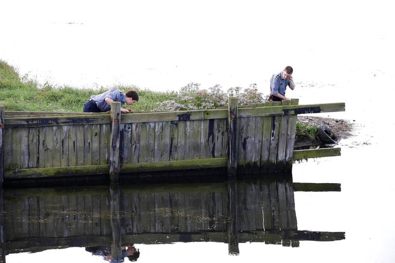 Members of The Danish Emergency Management Agency (DEMA) assist police at Kalvebod Faelled in Copenhagen on August 23, 2017 in search of missing bodyparts of Swedish journalist Kim Wall close to the site where her torso was found on August 21.
The headless torso of a woman found at sea was identified as a Swedish journalist who likely died aboard a Danish inventor's homemade submarine in a bizarre twist on Nordic Noir.  / AFP PHOTO / Scanpix Denmark AND Scanpix / Martin Sylvest / Denmark OUT