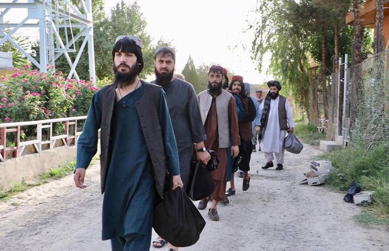 epa08602640 A handout photo made available by the National Security Council (NSC) of Afghanistan shows Taliban prisoners preparing to leave from a government prison in Kabul, Afghanistan, 13 August 2020 (issued 14 August 2020). Afghanistan's National Security Council announced that at least 80 Taliban prisoners out of 400 have been released from jail. The prisoners' release is a pre-condition for the intra-Afghan talks.  EPA/AFGHANISTAN NATIONAL SECURITY COUNCIL HANDOUT -- BEST QUALITY AVAILABLE -- HANDOUT EDITORIAL USE ONLY/NO SALES
