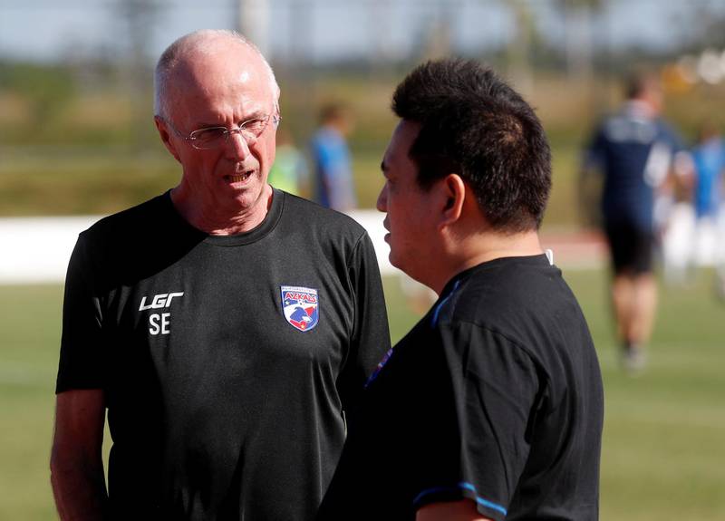 Philippine national team head coach Sven-Goran Eriksson talks to a fellow coach before the start of a training by the national soccer team, commonly known as the Azkals, in Cavite, Philippines November 6, 2018. Picture taken November 6, 2018. REUTERS/Erik De Castro