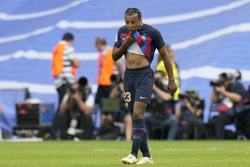 Jules Kounde – 5 Replaced Pique in central defence and added some stability to the back line, though could have done better dealing with Vinicius in the build-up to the second. AP