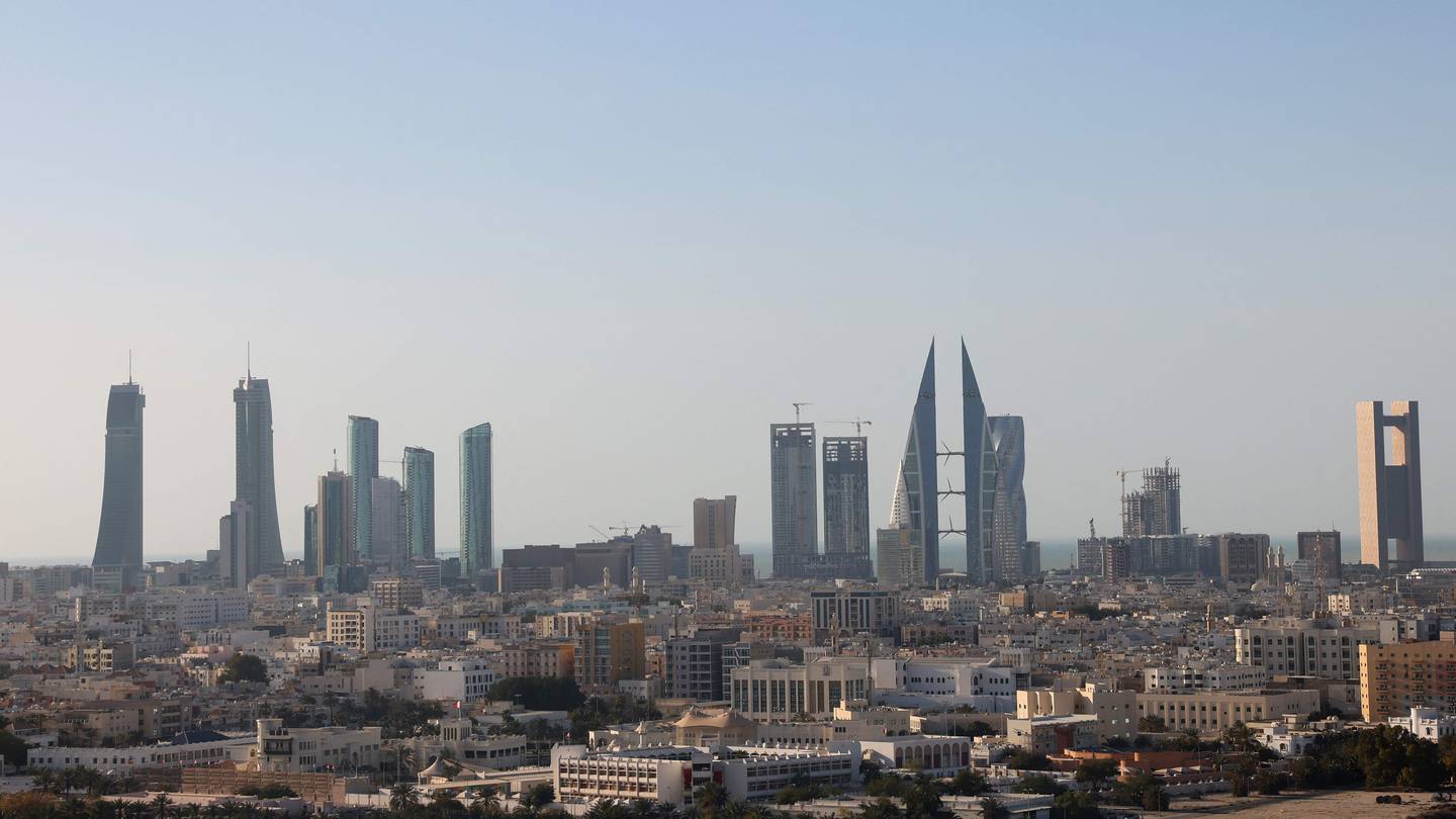 تراجع ستاندرد آند بورز توقعات البحرين إلى “إيجابية” فيما يتعلق بالإصلاحات الحكومية وارتفاع أسعار النفط