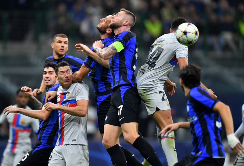 Milan Skriniar – 8. Resolute in his defending throughout the game, doing well to get a flick on Dembele’s cross. Authoritatively held Alonso off the ball in a potentially dangerous situation and defended superbly when Dembele swung a free-kick into the box. Reuters