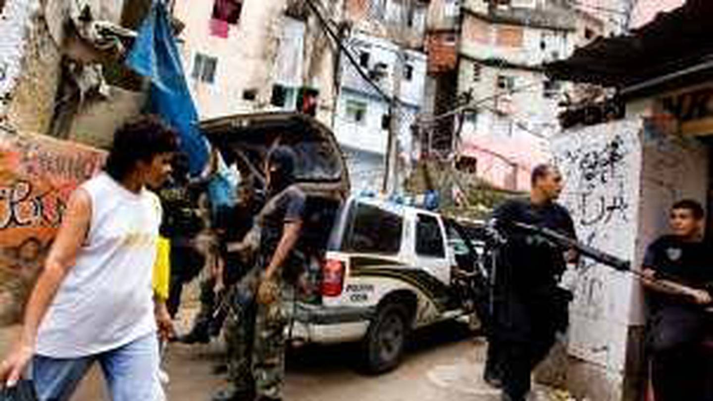 Gangs Rule The Streets In Brazil S Most Prosperous Slum