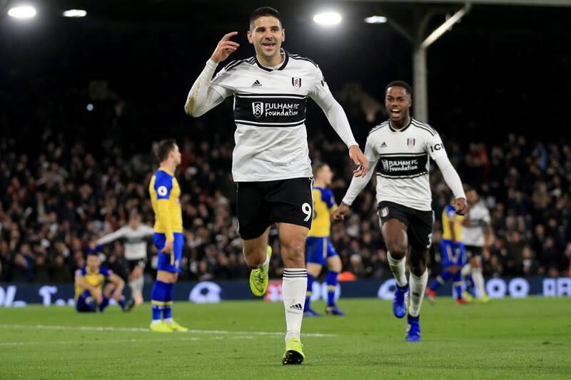 LONDON, ENGLAND - NOVEMBER 24:  Aleksandar Mitrovic of Fulham celebrates scoring  the winning goal during the Premier League match between Fulham FC and Southampton FC at Craven Cottage on November 24, 2018 in London, United Kingdom. (Photo by Marc Atkins/Getty Images)