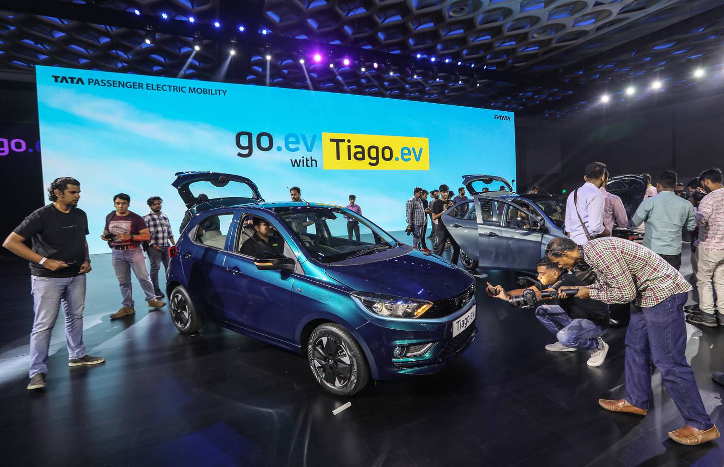 Das Elektroauto Tata Tiago EV, Indiens bisher günstigstes Elektroauto, während seiner globalen Einführungsveranstaltung am 28. September in Mumbai. EPA 