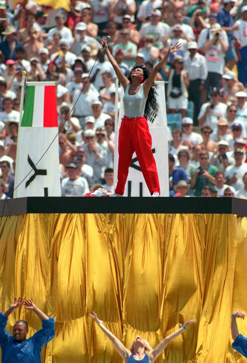 17 JUN 1994:  MUSICAL ENTERTAINER DIANA ROSS SINGS DURING THE OPENING CEREMONY FOR THE 1994 WORLD CUP AT SOLDIER FIELD IN CHICAGO, ILLINOIS. Mandatory Credit: Jonathan Daniel/ALLSPORT