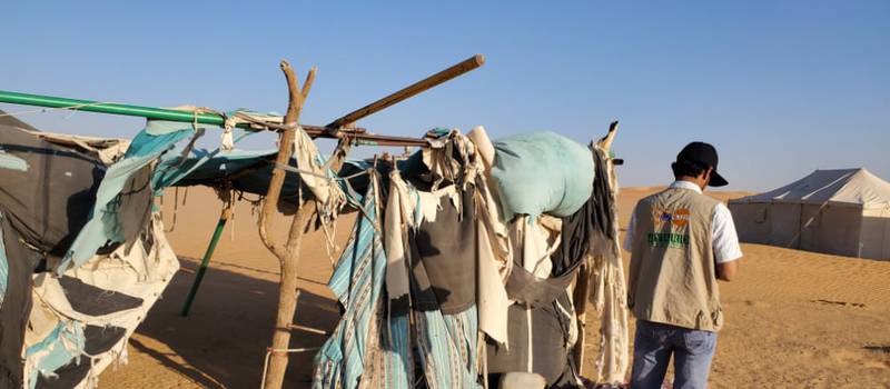 Displaced people from Yemen’s Marib live in make-shift temporary shelters made up of fabric and wooden rods. Photo: YARD